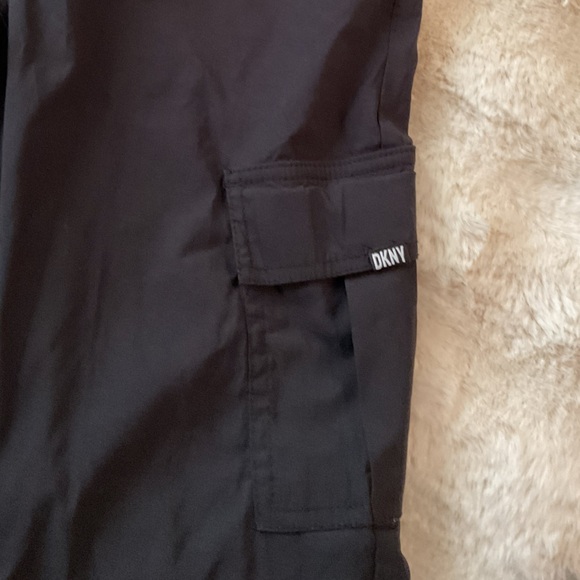 DKNY•Black Cargo Pocket Drawstring Pants•L - Picture 7 of 13